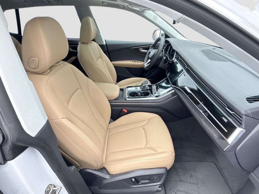 Thumbnail: 2026 Audi Q8 - 20