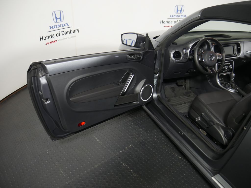 Thumbnail: 2019 Volkswagen Beetle - 8