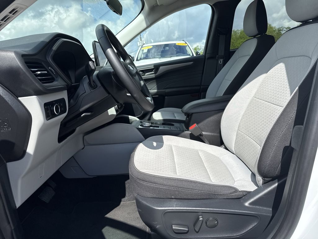 2024 Ford Escape Active - 11