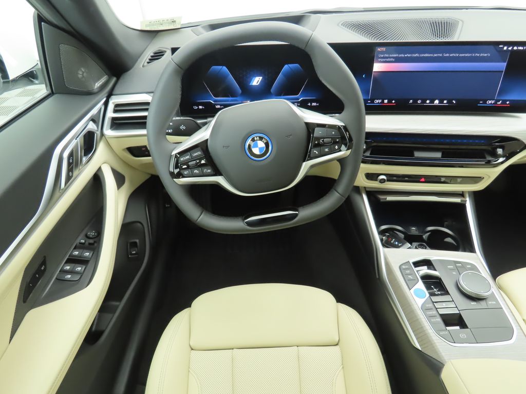 Thumbnail: 2026 BMW i4 - 10