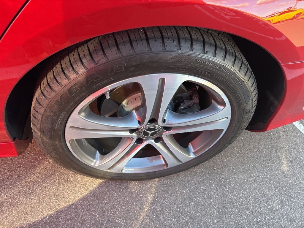 Thumbnail: 2019 Mercedes-Benz E-Class - 9