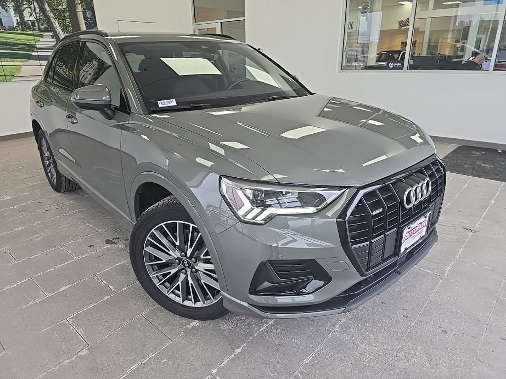 2023 Audi Q3 quattro Premium 40 TFSI