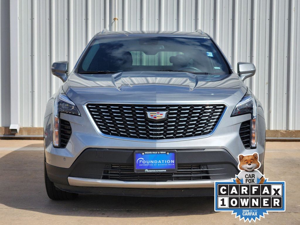 2023 Cadillac XT4 Premium Luxury 2