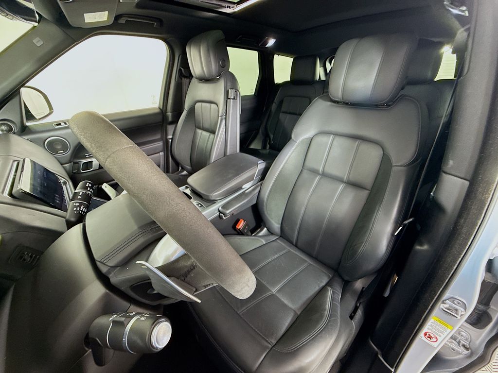 Thumbnail: 2022 Land Rover Range Rover Sport - 21