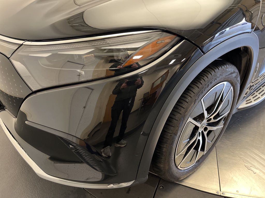 Thumbnail: 2023 Mercedes-Benz EQS - 9