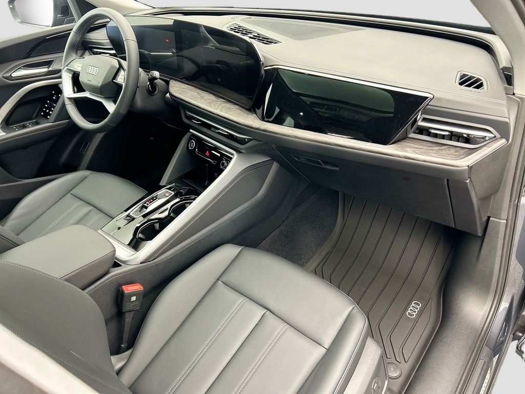 Thumbnail: 2025 Audi Q5 - 16