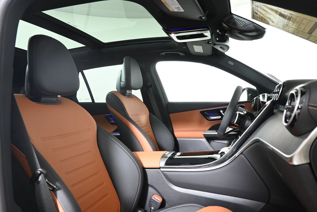 Thumbnail: 2025 Mercedes-Benz GLC - 21