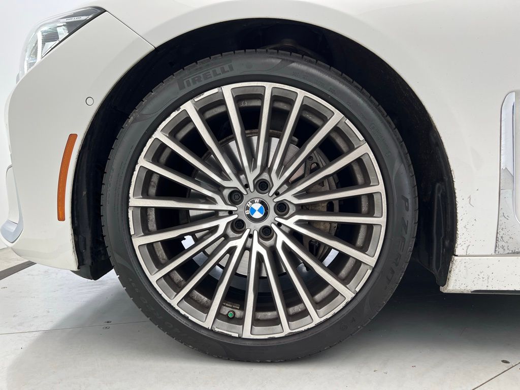 Thumbnail: 2022 BMW 7 Series - 23