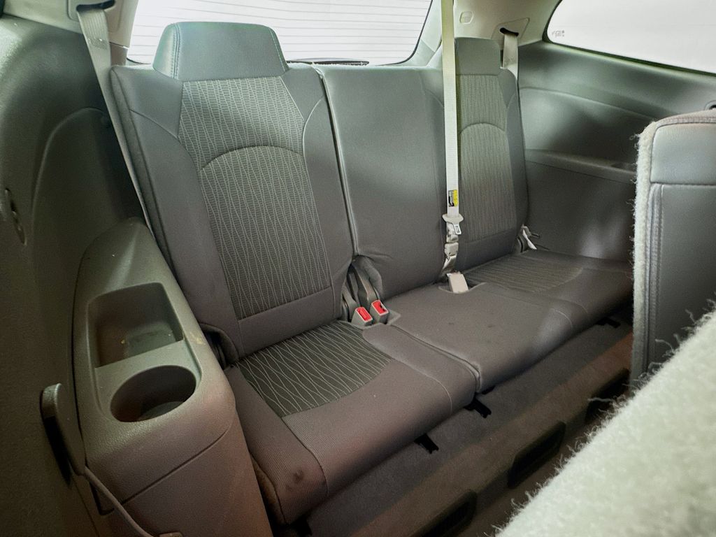 2015 Chevrolet Traverse LS photo