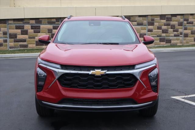 Thumbnail: 2026 Chevrolet Trax - 2