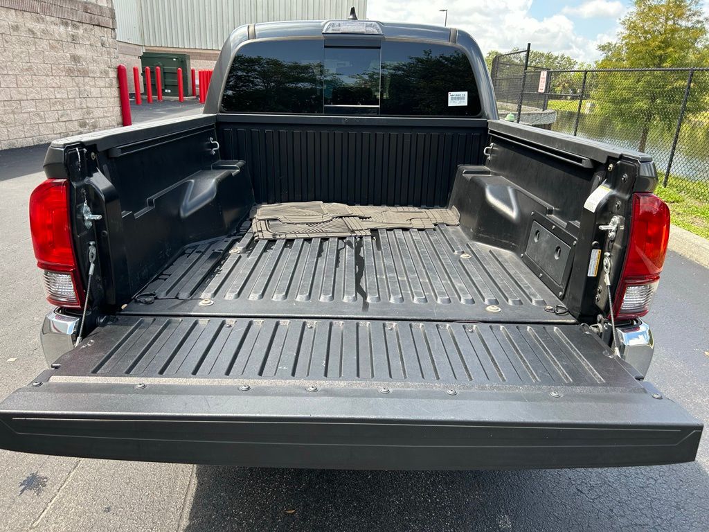 2022 Toyota Tacoma SR5 10
