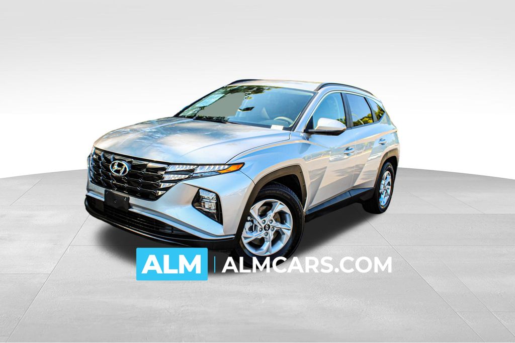 Shimmering Silver 2024 Hyundai Tucson SUV / Crossover Front-Wheel Drive 8-Speed Automatic
