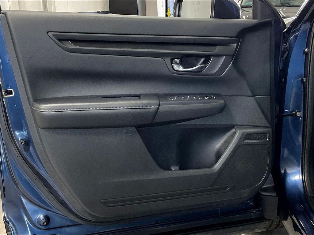 2025 Honda CR-V — photo 9