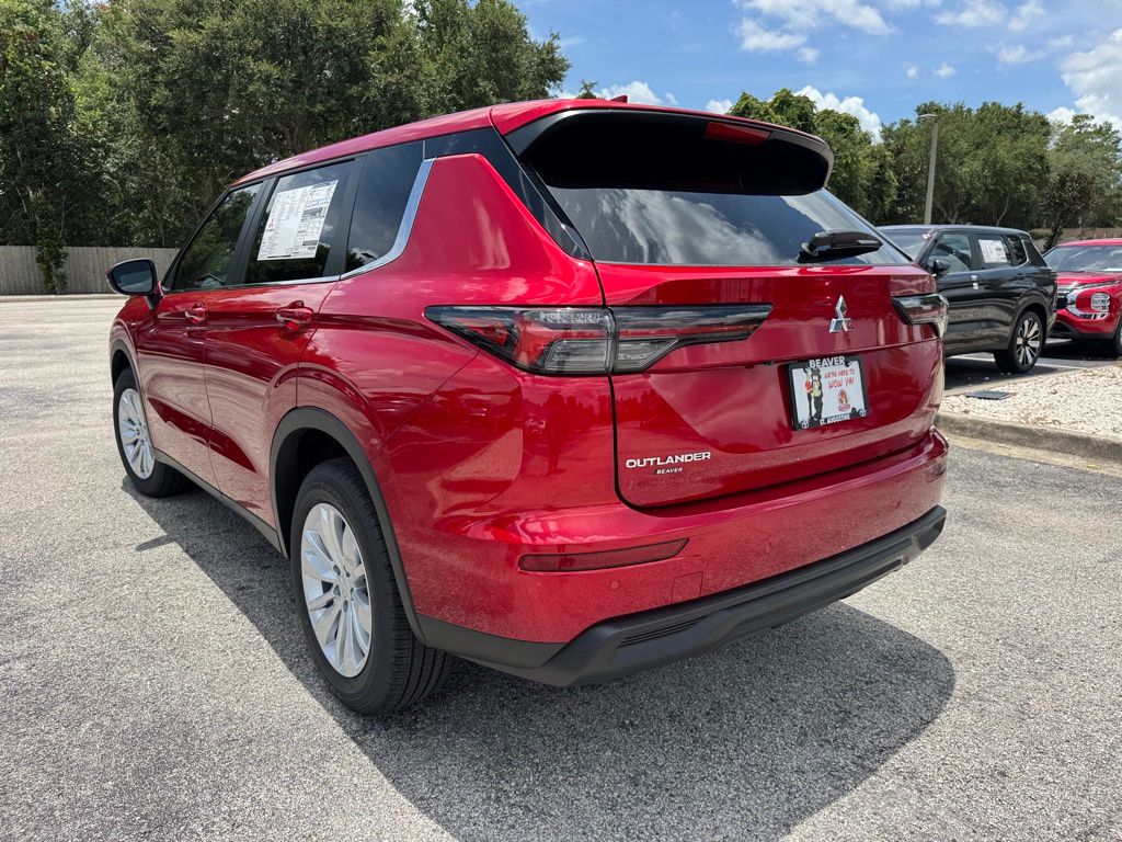 2025 Mitsubishi Outlander ES photo 2