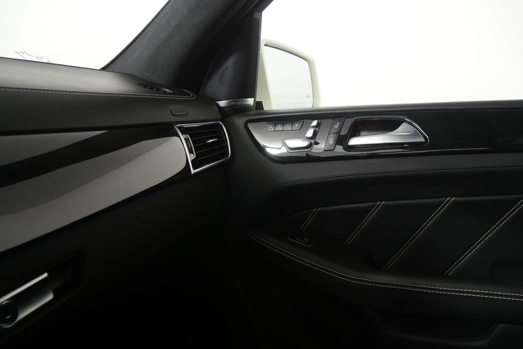 Thumbnail: 2018 Mercedes-Benz GLE - 30