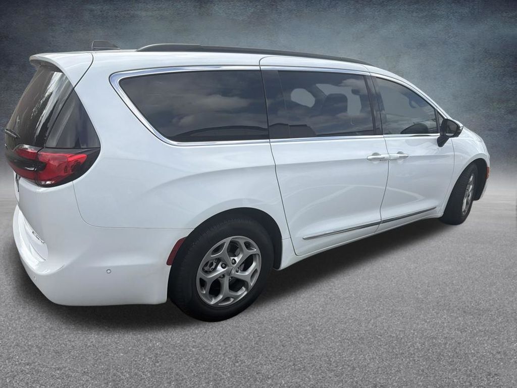 2023 Bright White Clearcoat Chrysler Pacifica Limited FWD Van