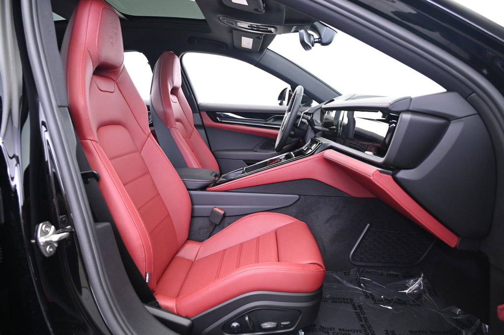 Thumbnail: 2025 Porsche Panamera - 23
