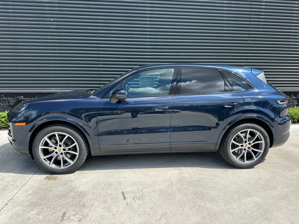 Thumbnail: 2025 Porsche Cayenne - 2