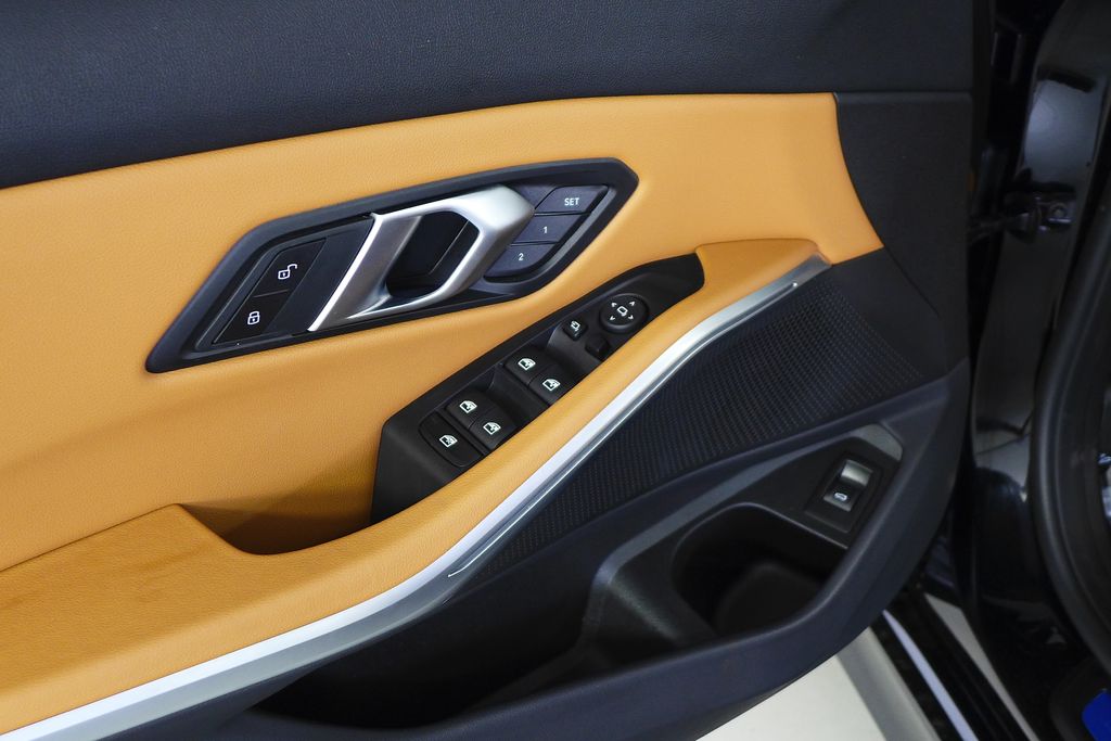 Thumbnail: 2025 BMW 3 Series - 12