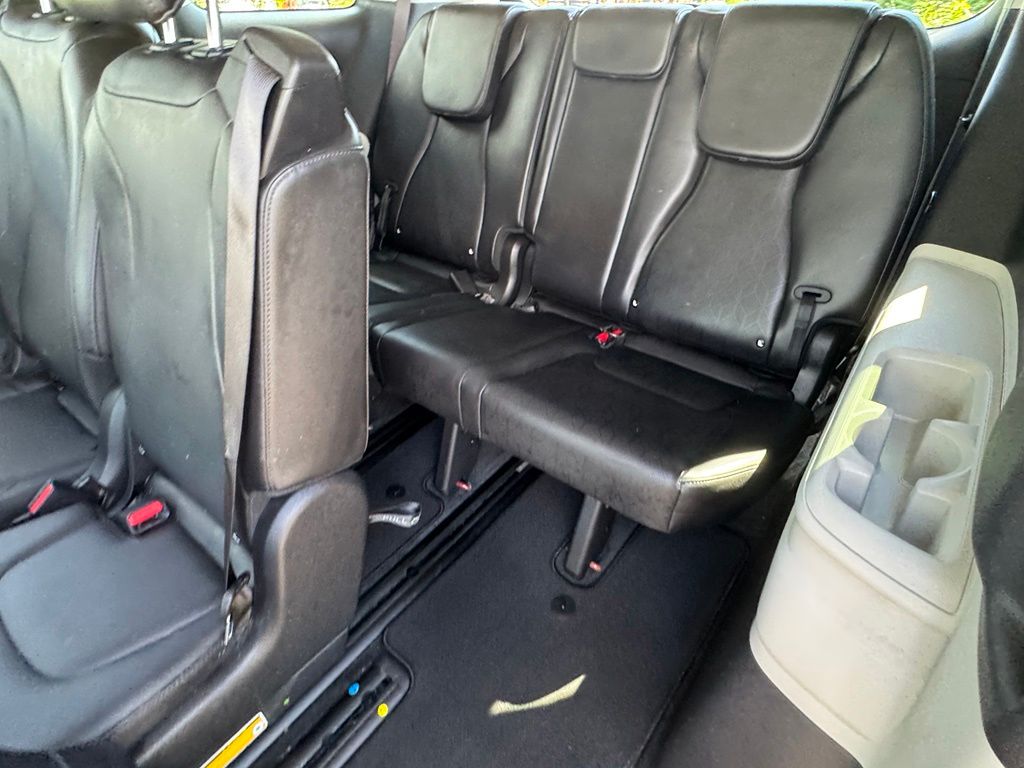 Used 2022 Kia Carnival Van