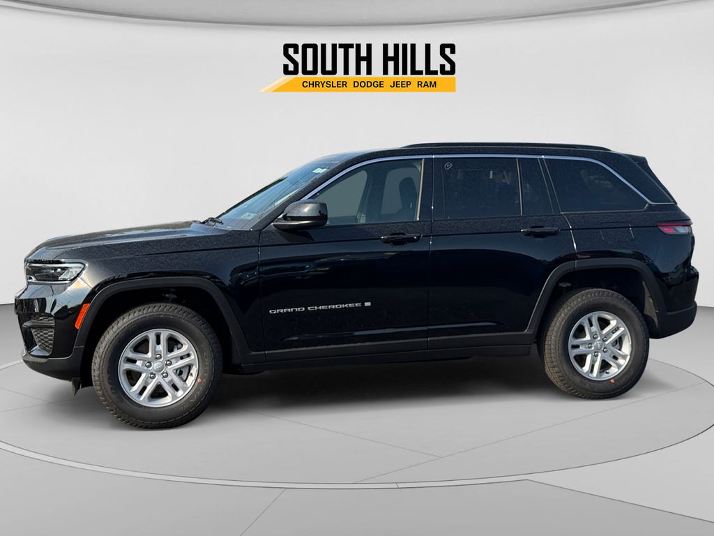 2025 Jeep Grand Cherokee Laredo Black at Spitzer Acura