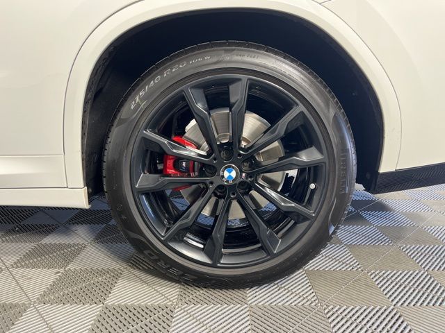 Thumbnail: 2024 BMW X4 - 15