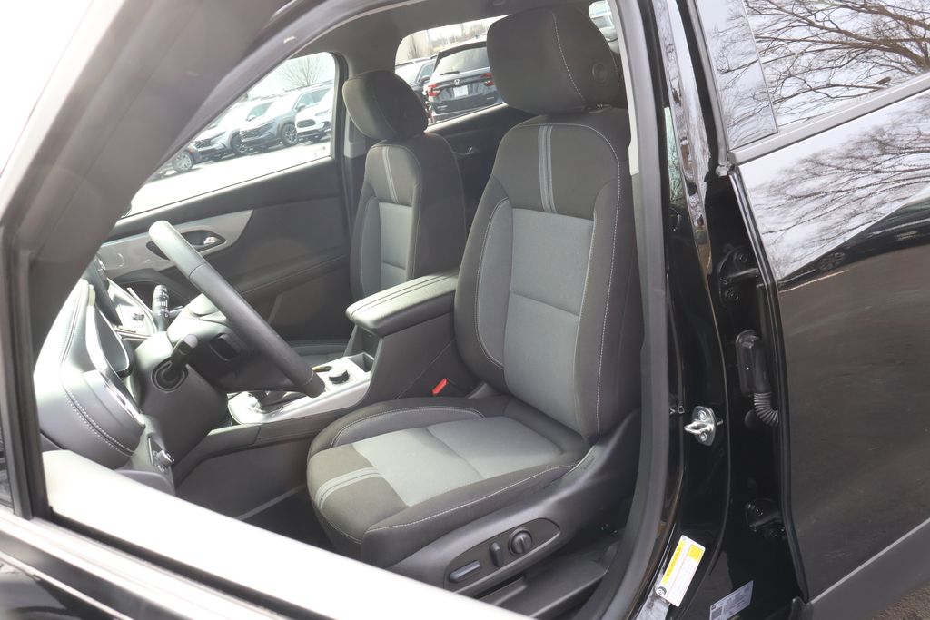 Thumbnail: 2023 Chevrolet Blazer - 28