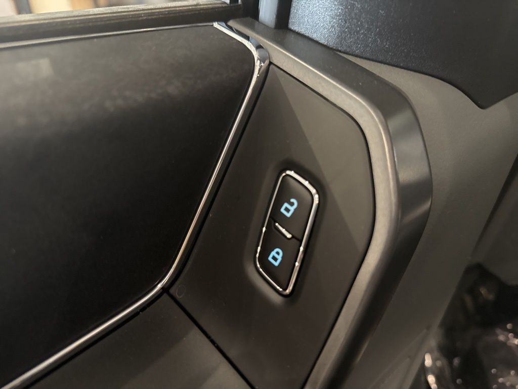 New 2025 Black Ford XLT image 8