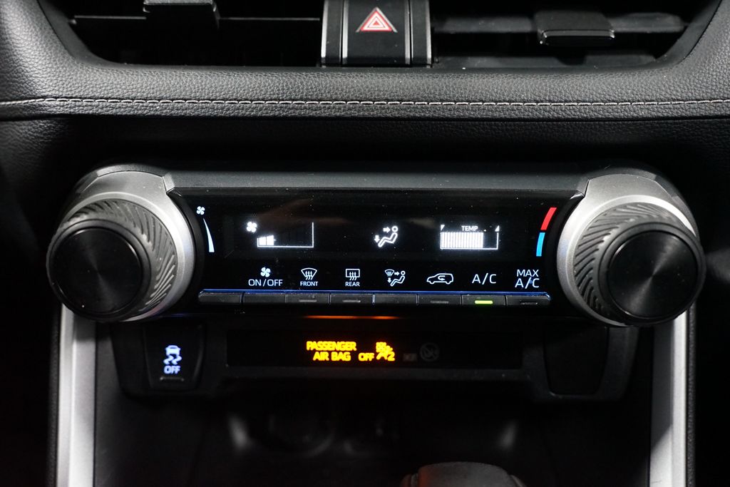 Thumbnail: 2020 Toyota RAV4 - 19