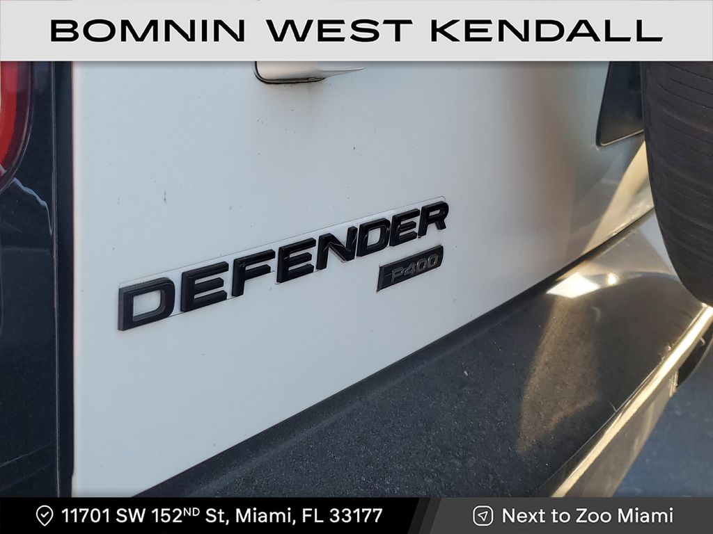 2022 Land Rover Defender 110 X-Dynamic HSE photo