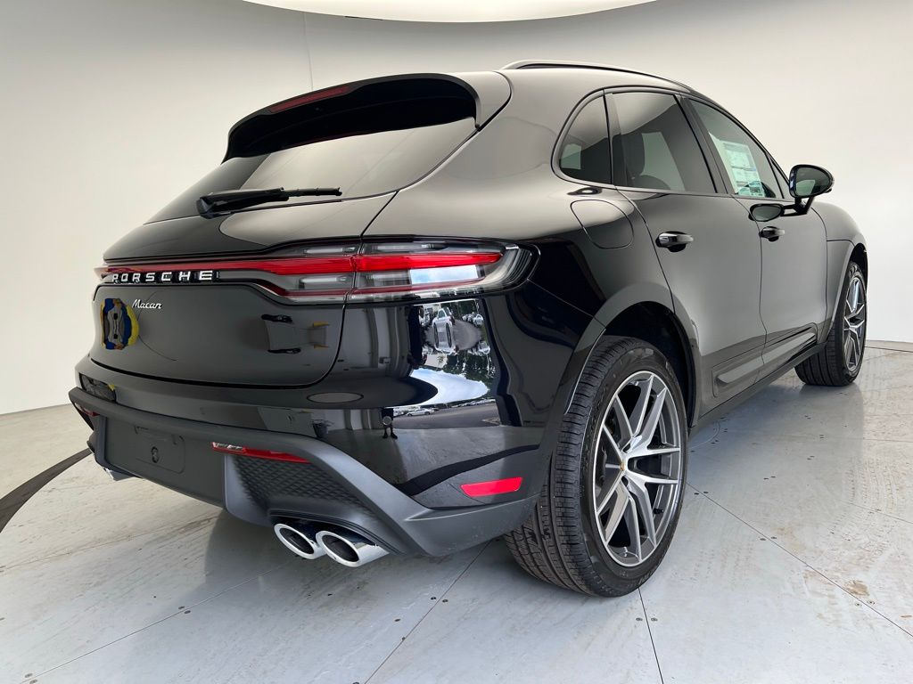 Thumbnail: 2025 Porsche Macan - 22