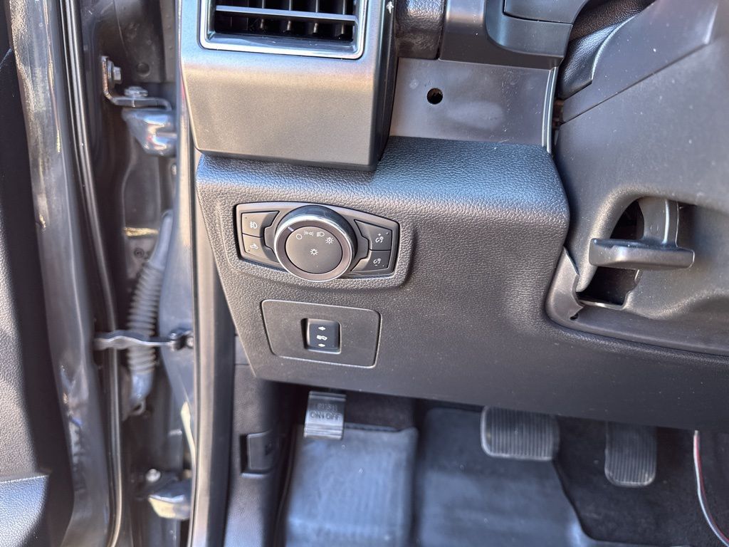 Used Car 2017 Ford F-150  Xlt For Sale Under $25,000 In Austin, Texas