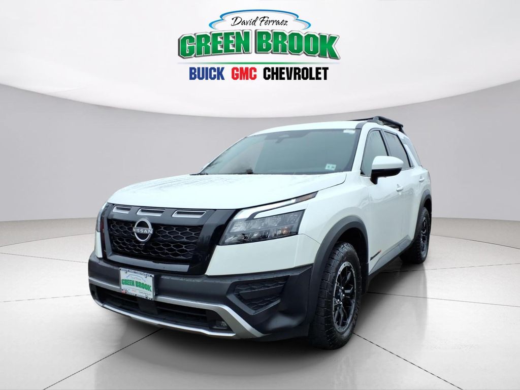 View vehicle photo 3