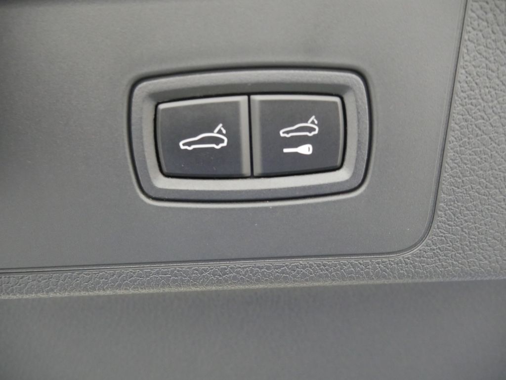 Thumbnail: 2026 Porsche Panamera - 21