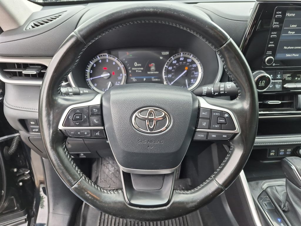 Used Car 2022 Toyota Highlander  Xle For Sale Under $30,000 In Austin, Texas