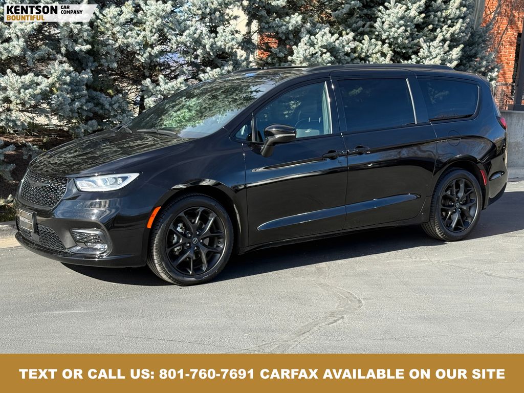 2025 Chrysler Pacifica Limited FWD