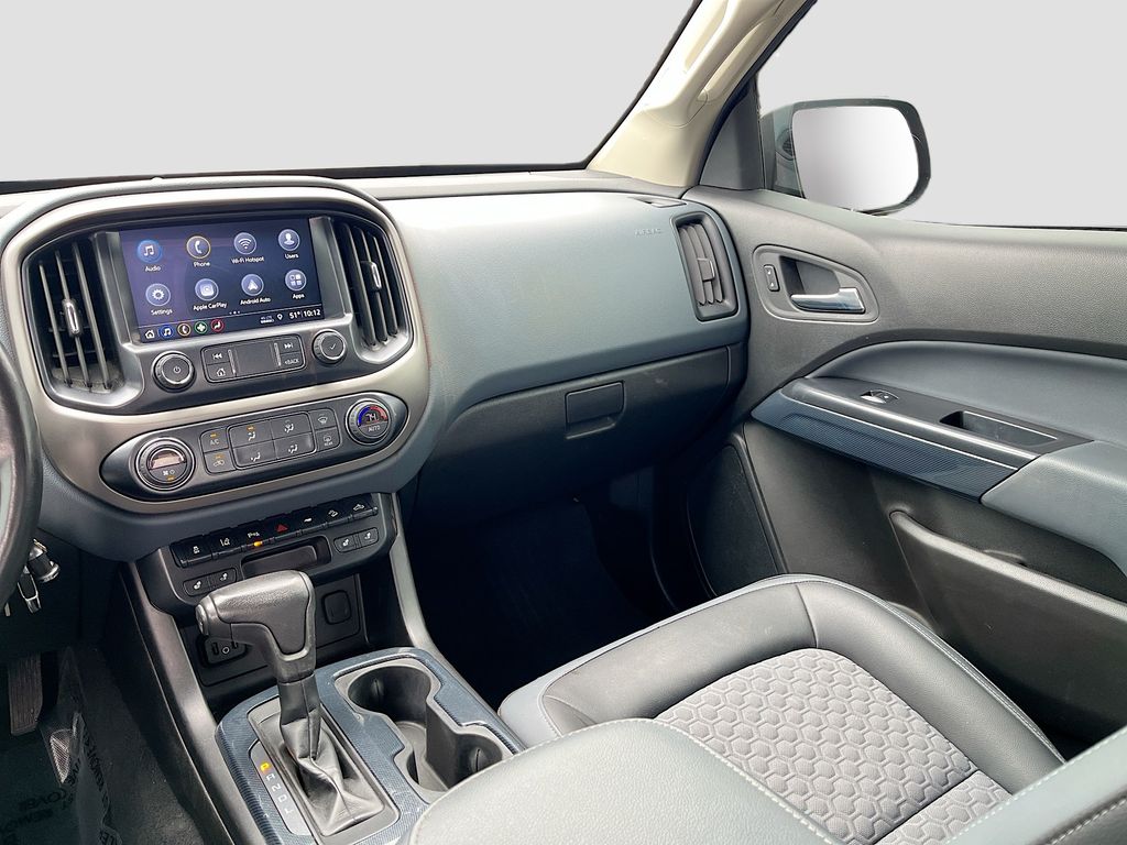 Used 2021 Gray Chevrolet Z71 image 21