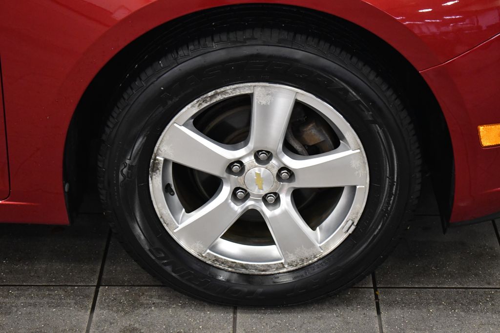 Thumbnail: 2011 Chevrolet Cruze - 10