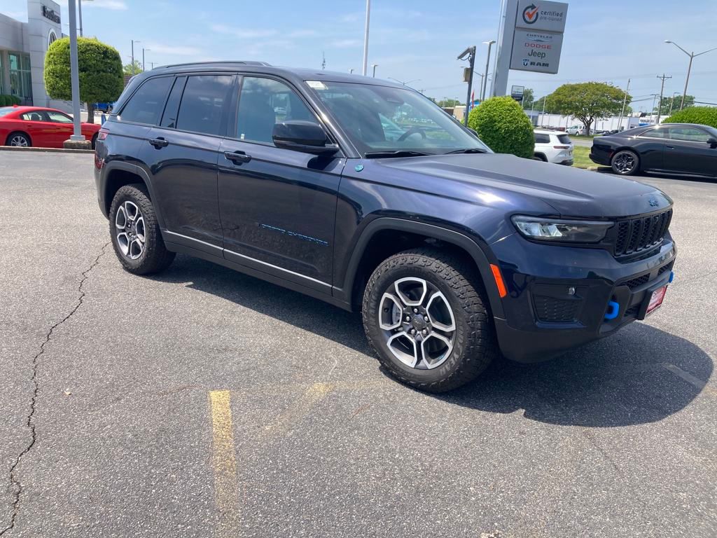 New 2024 Black Jeep Trailhawk 4xe image 8