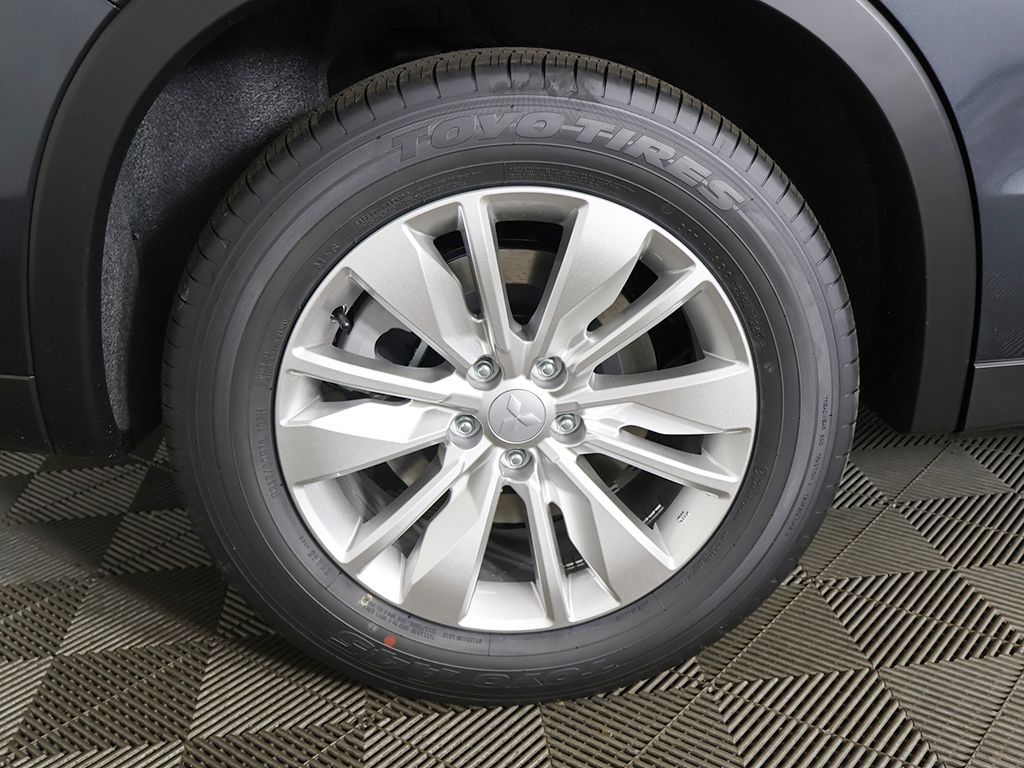 New 2026 Gray Mitsubishi ES image 20
