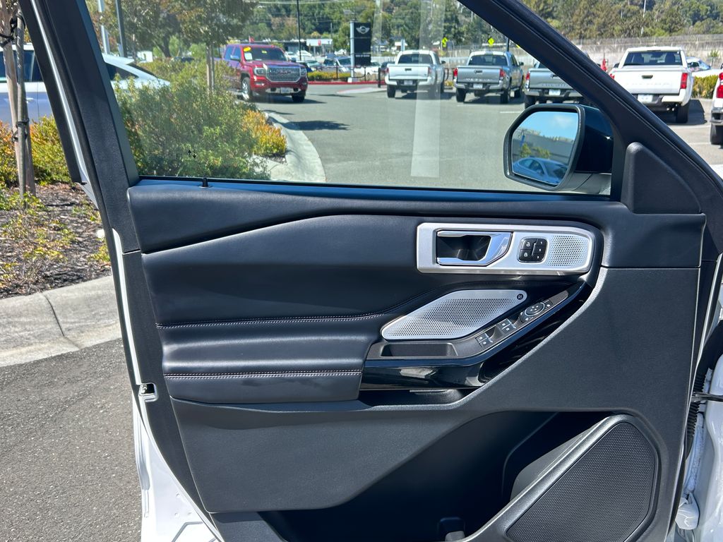 Thumbnail: 2023 Ford Explorer - 31