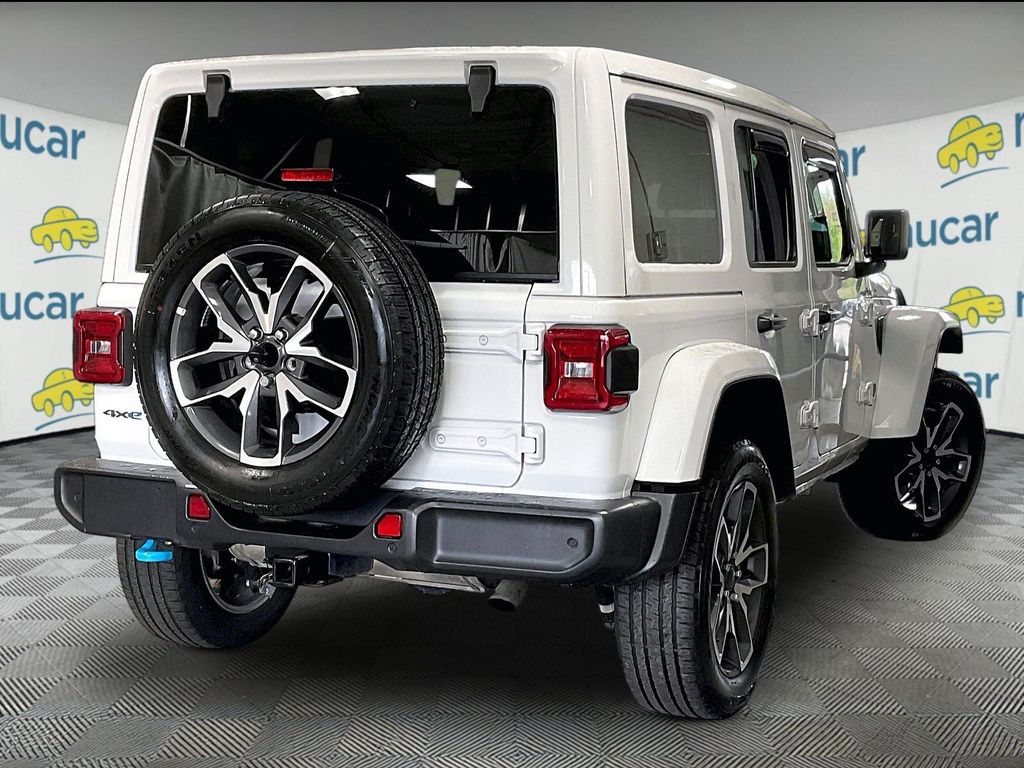 2024 Jeep Wrangler — photo 6