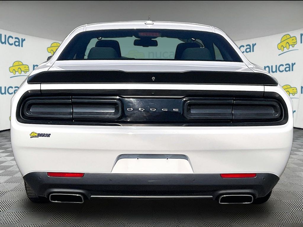 2019 Dodge Challenger — photo 5