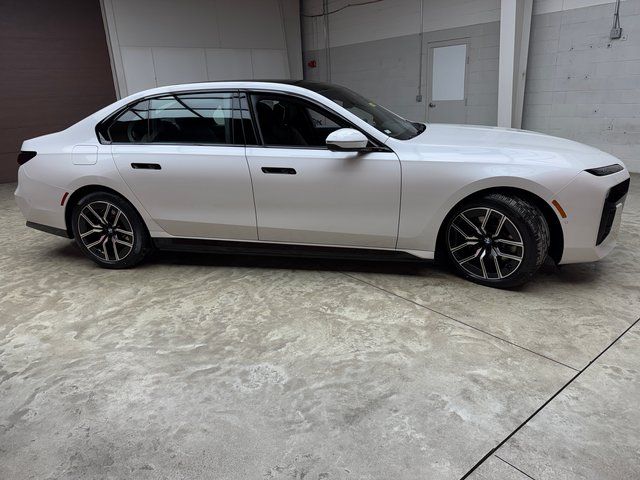 New 2026 White BMW xDrive60 image 6