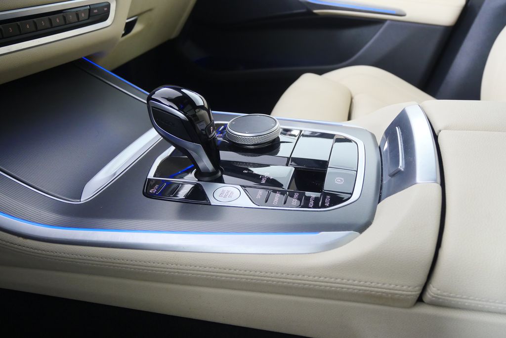 Thumbnail: 2022 BMW X5 - 28