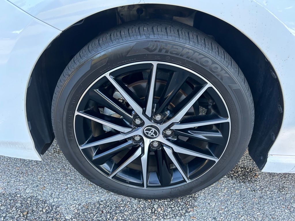 Thumbnail: 2023 Toyota Camry - 9
