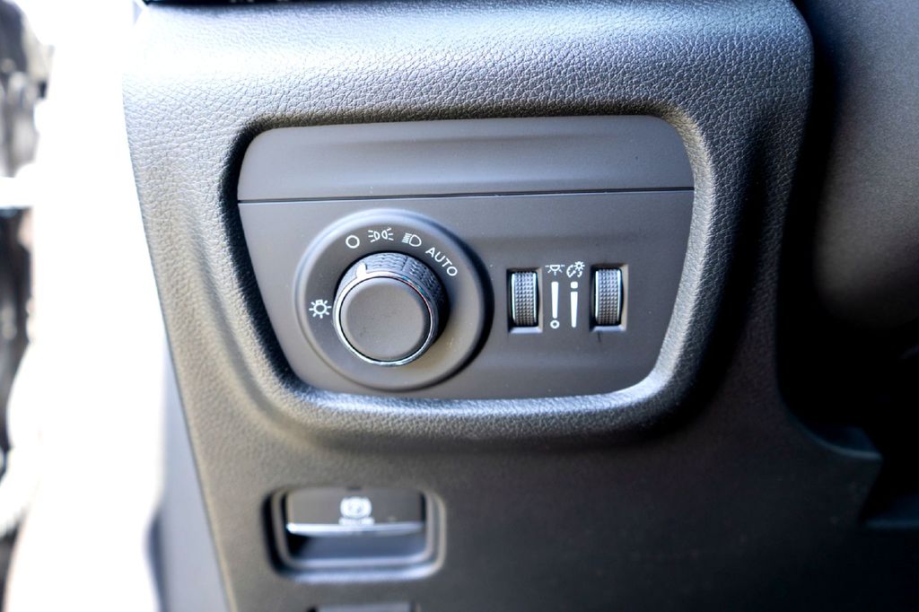 New Car 2025 Jeep Grand Cherokee L  Laredo For Sale Under $50,000 In Taylor, Texas