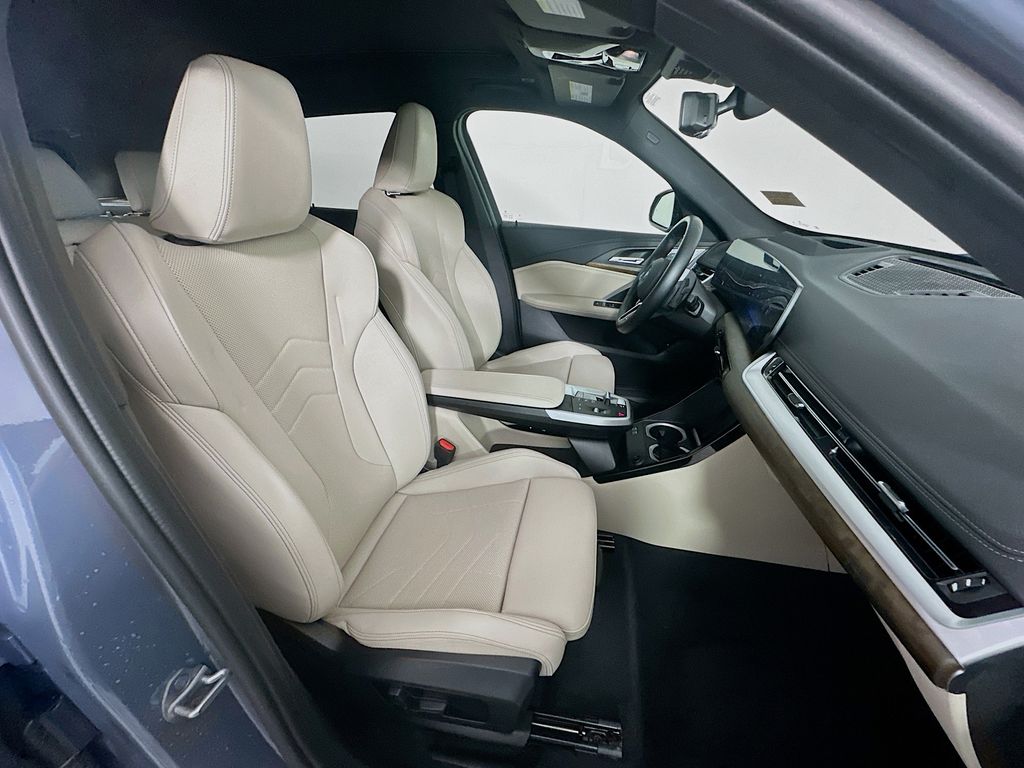 Thumbnail: 2023 BMW X1 - 29