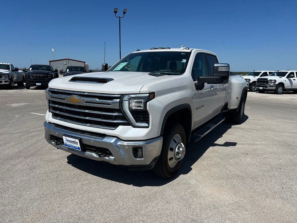 White (Iridescent Pearl Tricoat) 2024 Chevrolet Silverado 3500HD Pickup Truck Four-Wheel Drive Automatic