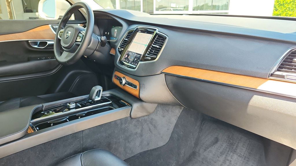 2023 Volvo XC90